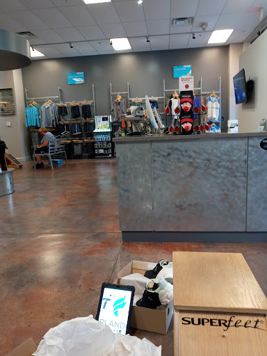 Sporting Goods Store «Fleet Feet Sports Orlando», reviews and photos, 25 W Crystal Lake St, Orlando, FL 32806, USA