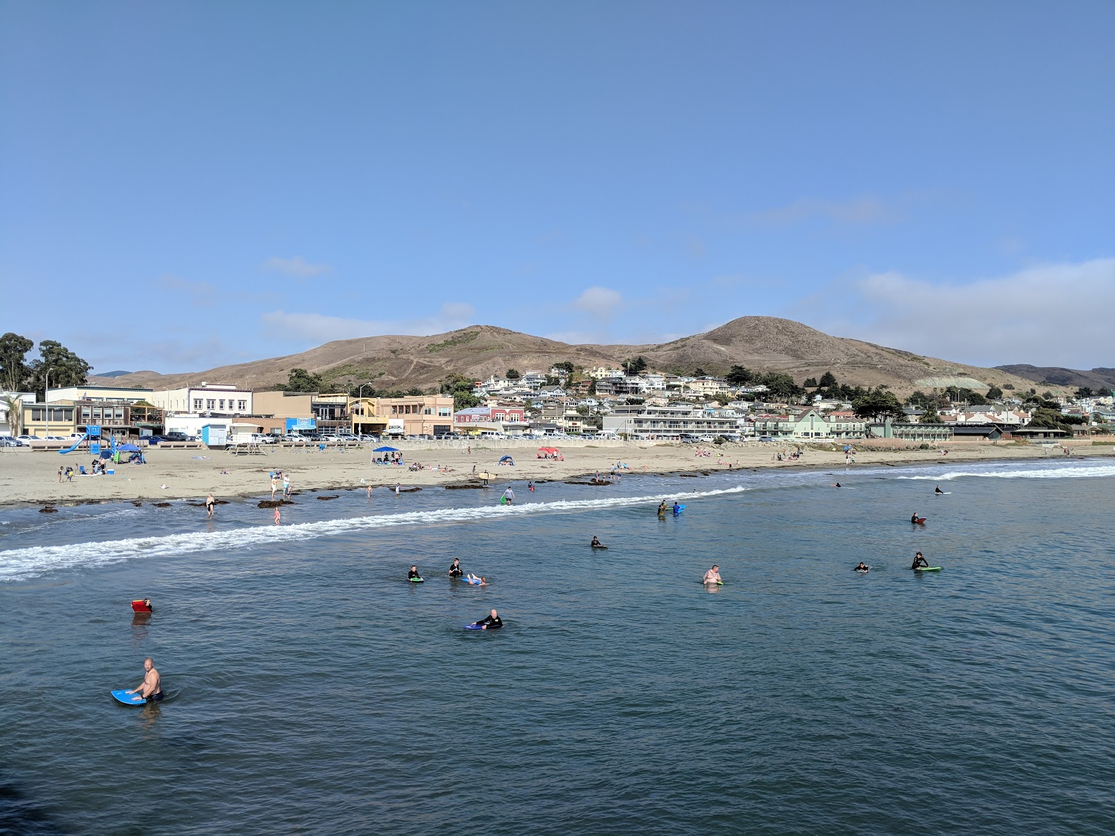 Photo de Cayucos Beach protégé par des falaises