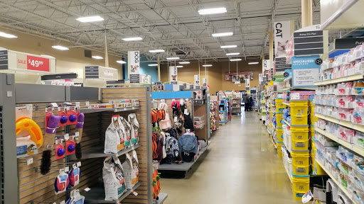 Pet Supply Store «PetSmart», reviews and photos, 2221 Oakton St, Evanston, IL 60202, USA