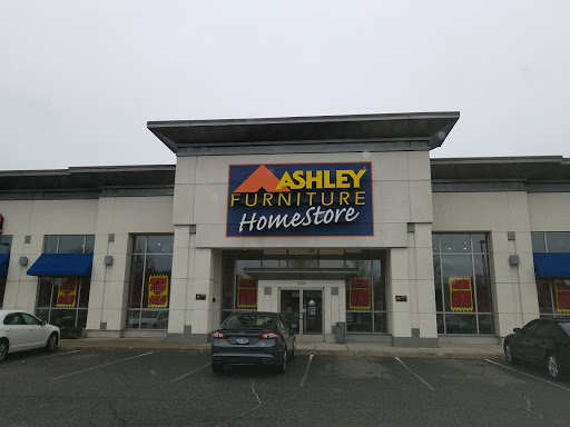 Ashley HomeStore, 700 Sunrise Hwy South Service Rd, Patchogue, NY 11772, USA, 