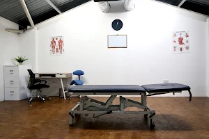Light Joints Physiotherapy Bradford image
