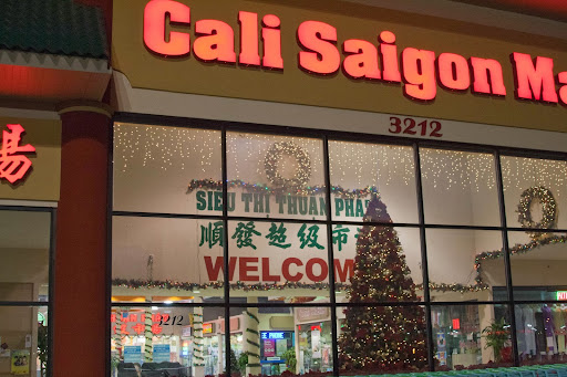 Shopping Mall «Cali Saigon Mall», reviews and photos, 3212 N Jupiter Rd, Garland, TX 75044, USA