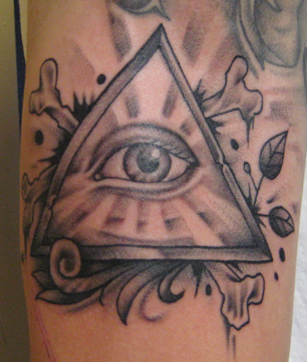 Tattoo Shop «Lady Luck Tattoo Studio», reviews and photos, 220 N Benton St, Woodstock, IL 60098, USA