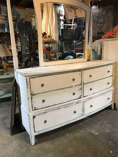 Thrift Store «Treasure Box Thrift Store», reviews and photos, 518 S Patterson St, Valdosta, GA 31601, USA