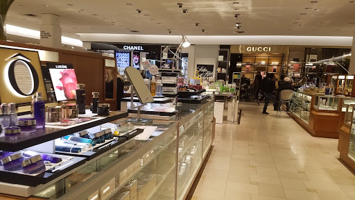 Department Store «Saks Fifth Avenue», reviews and photos, 26100 Cedar Rd, Beachwood, OH 44122, USA