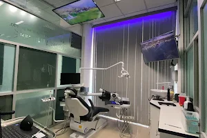 Dr. Levin Barajas, Dentista - Odontólogo image