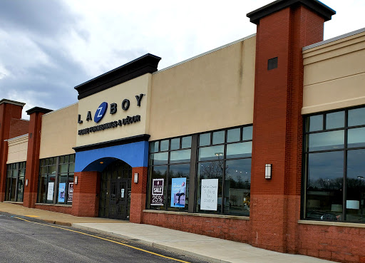 Furniture Store «La-Z-Boy Furniture Galleries», reviews and photos, 100 Quinn Dr, Pittsburgh, PA 15275, USA