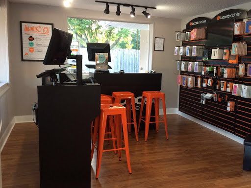 Telecommunications Service Provider «Boost Mobile Store Dream Team Wireless», reviews and photos, 2016 University Blvd N, Jacksonville, FL 32211, USA