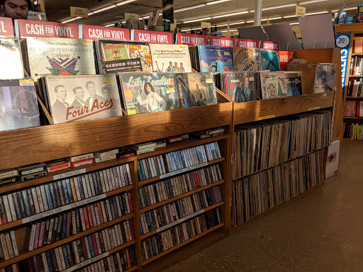 Book Store «Half Price Books», reviews and photos, 151 Skokie Valley Rd, Highland Park, IL 60035, USA