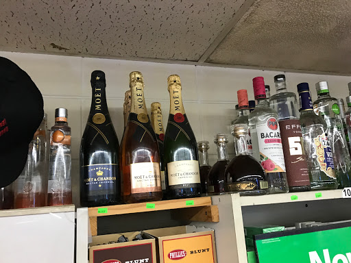 Liquor Store «Hollywood Liquor & Grocery», reviews and photos, 1959 Hollywood Ave, Shreveport, LA 71108, USA