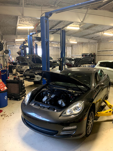 Auto Repair Shop «Full Service Automotive», reviews and photos, 25617 Old Fredericksburg Rd, Boerne, TX 78015, USA