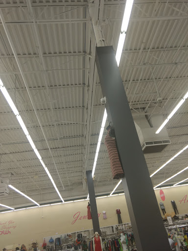Discount Store «Discount Fashion Warehouse Northland», reviews and photos, 2727 Northland Plaza Dr, Columbus, OH 43231, USA
