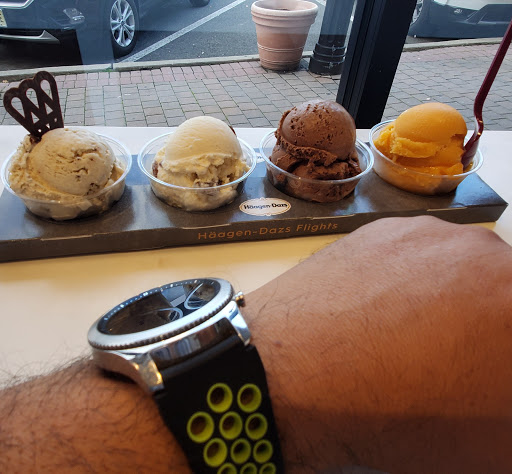 Ice Cream Shop «Häagen-Dazs® Ice Cream Shops», reviews and photos, 23-12 Fair Lawn Ave, Fair Lawn, NJ 07410, USA
