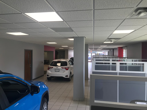 Car Dealer «LaFontaine Toyota», reviews and photos, 2027 S Telegraph Rd, Dearborn, MI 48124, USA