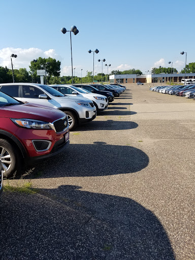 Kia Dealer «Barnett Kia», reviews and photos, 3610 Hwy 61 N, White Bear Lake, MN 55110, USA