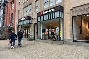 lululemon image