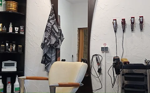 Salon fryzjerski Męska Sprawa image