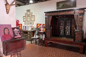 100 Years Thein Suek House image