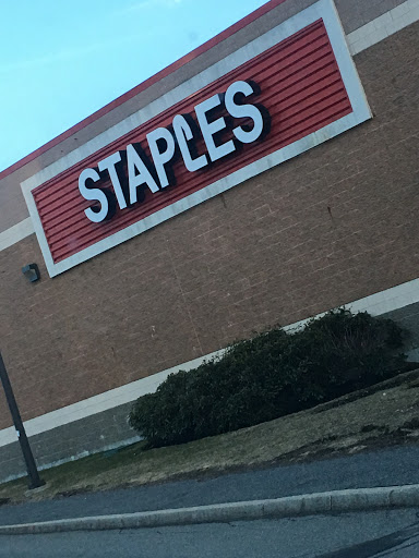 Office Supply Store «Staples», reviews and photos, 220 Fortune Blvd, Milford, MA 01757, USA