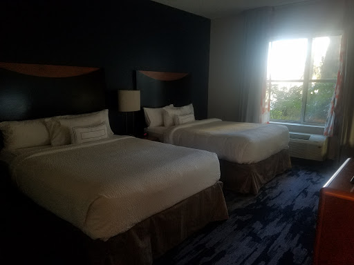 Hotel «Fairfield Inn & Suites by Marriott Orlando at SeaWorld®», reviews and photos, 10815 International Dr, Orlando, FL 32821, USA