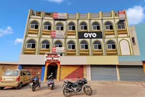 OYO Flagship 72850 Hotel New Raj Palace image