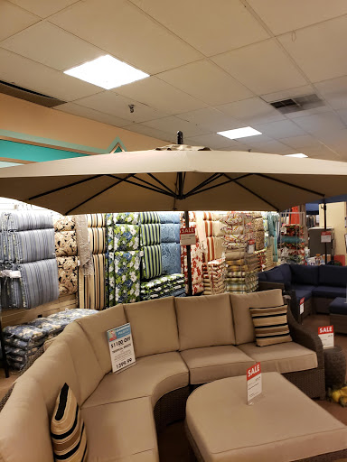 Shopping Mall «Reading Mall», reviews and photos, 4500 Perkiomen Ave, Reading, PA 19606, USA