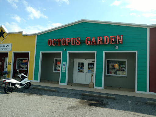 Tobacco Shop «The Octopus Garden Smoke Shop», reviews and photos, 2000 Spartanburg Hwy, Hendersonville, NC 28792, USA