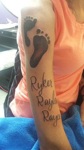 Tattoo Shop «Inkazoid Tattoos», reviews and photos, 5400 Fort Henry Dr, Kingsport, TN 37663, USA