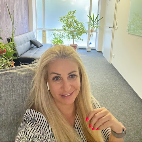 Отзиви за Кабинет по личностно развитие - Холистичен терапевт Каролина Зографова в София - Психолог