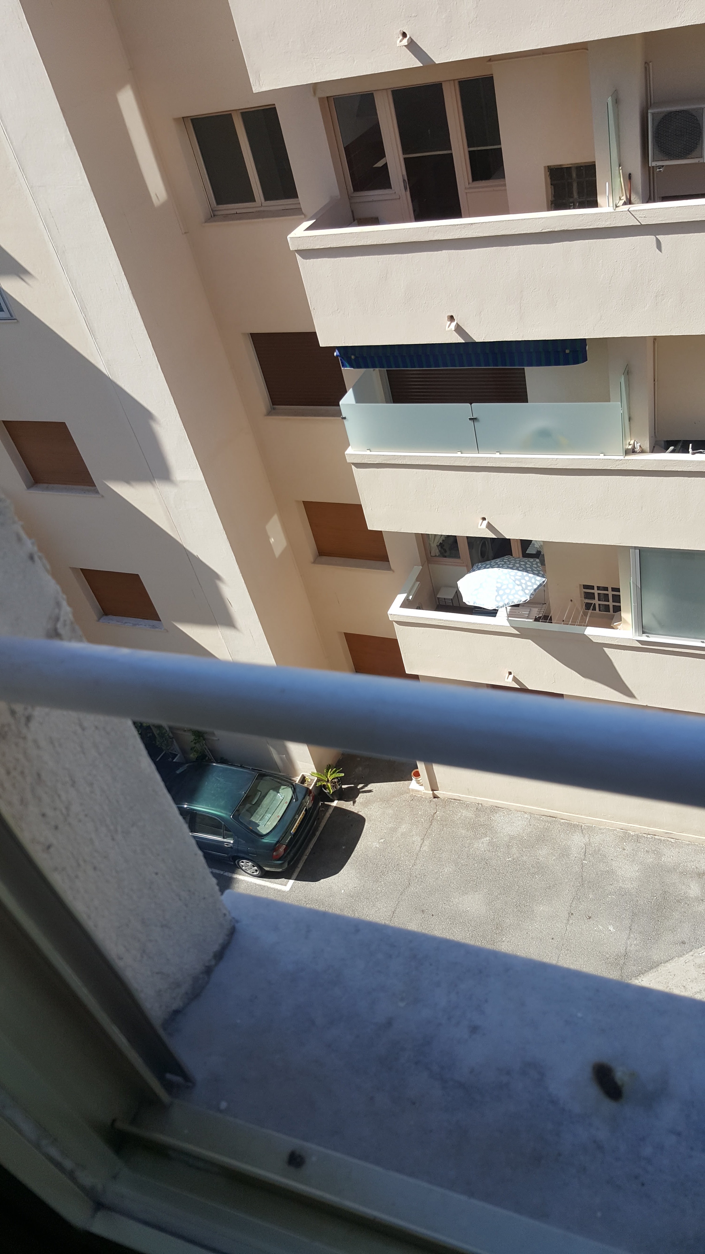 Photo n° 25 de l'avis de Raffles.u fait le 14/08/2017 à 14:06