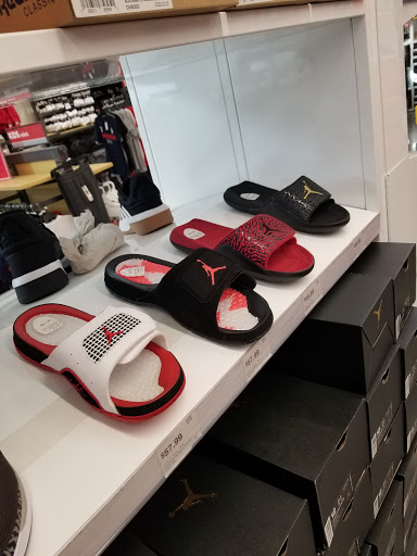 Shoe Store «WSS», reviews and photos, 104 W Foothill Blvd, Rialto, CA 92376, USA