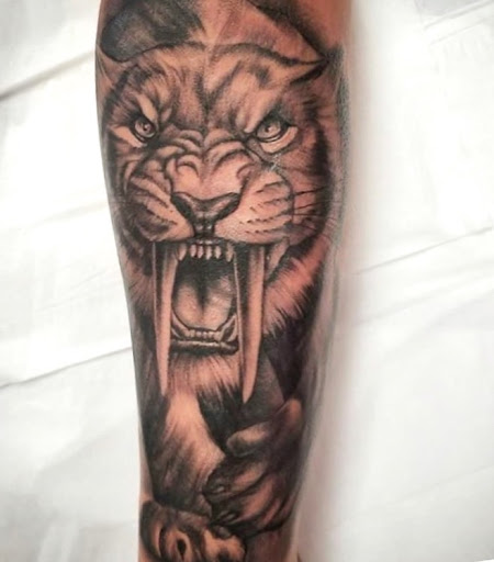 Tattoo Shop «American Dream Tattoo Studio», reviews and photos, 590 N Azusa Ave, Covina, CA 91722, USA