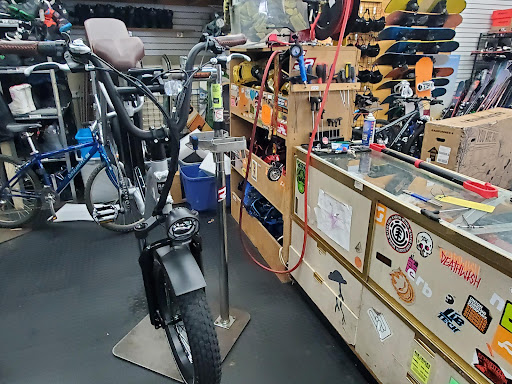 Sporting Goods Store «Play It Again Sports & Bike», reviews and photos, 13210 NE 175th St, Woodinville, WA 98072, USA