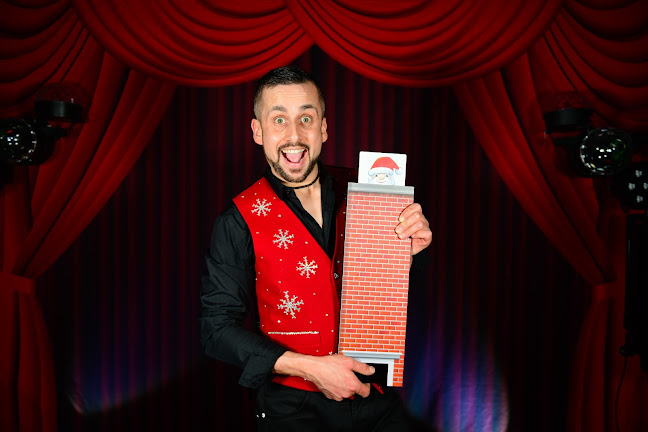 Clumsy Entertainment Children's Entertainer and Magician around West Sussex and Hampshire - Worthing
