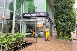 McDonald's - Esplanade Ratchada image