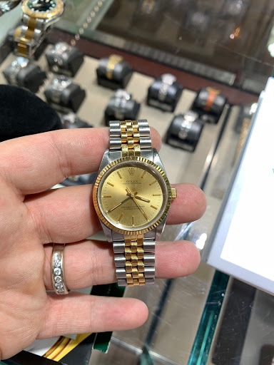 Jewelry Repair Service «6th Avenue Jewelers», reviews and photos, 2060 6th Ave, Vero Beach, FL 32960, USA