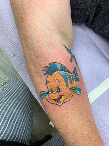 Tattoo Shop «Diamond Mind Tattoo», reviews and photos, 53 Main St, Buzzards Bay, MA 02532, USA