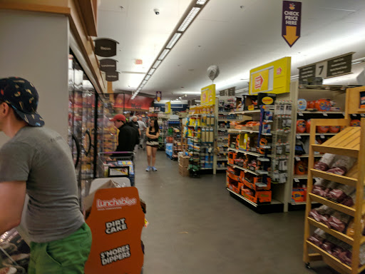 Grocery Store «Stop & Shop», reviews and photos, 105 Alewife Brook Pkwy, Somerville, MA 02144, USA