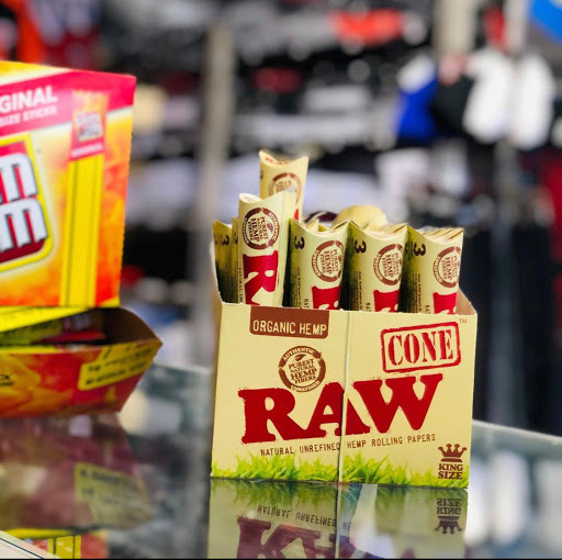 Tobacco Shop «Platinum Smoke Shop», reviews and photos, 5901 Mission St, San Francisco, CA 94112, USA