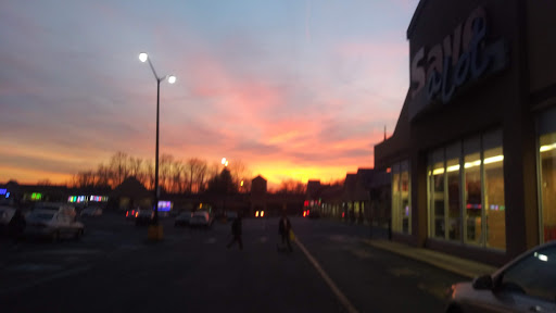 Shopping Mall «Folcroft Shopping Center», reviews and photos, 1800 Delmar Dr, Folcroft, PA 19032, USA