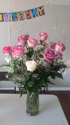 Florist «Larkin Floral & Gifts», reviews and photos, 230 N McLean Blvd, Elgin, IL 60123, USA