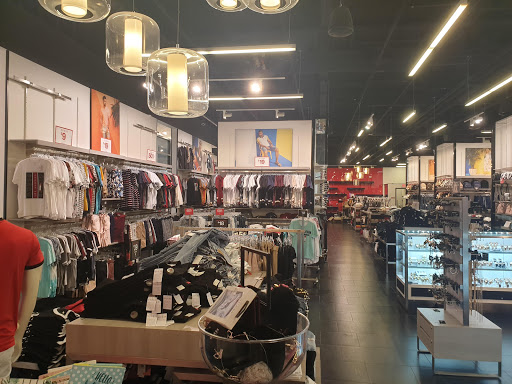 Clothing Store «GUESS Factory», reviews and photos, 447 Great Mall Dr #564, Milpitas, CA 95035, USA