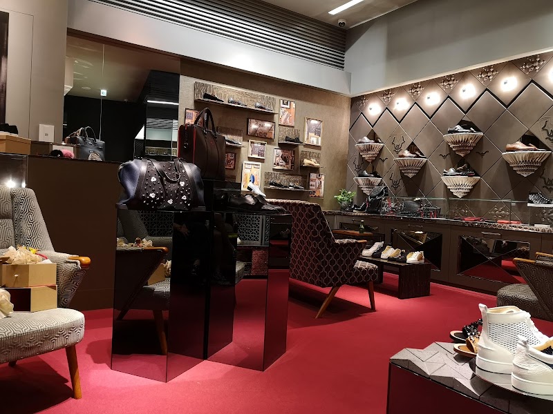 クリスチャン ルブタン 青山店 東京都港区南青山 靴店 靴 グルコミ