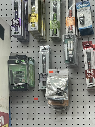 Tobacco Shop «Tobacco Barn», reviews and photos, 1906 N Frazier St, Conroe, TX 77301, USA