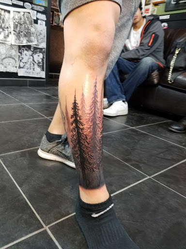 Explore 3 name tattoo ideas for guys, creative tattoo ideas in Albuquerque, available at Por Vida Tattoo