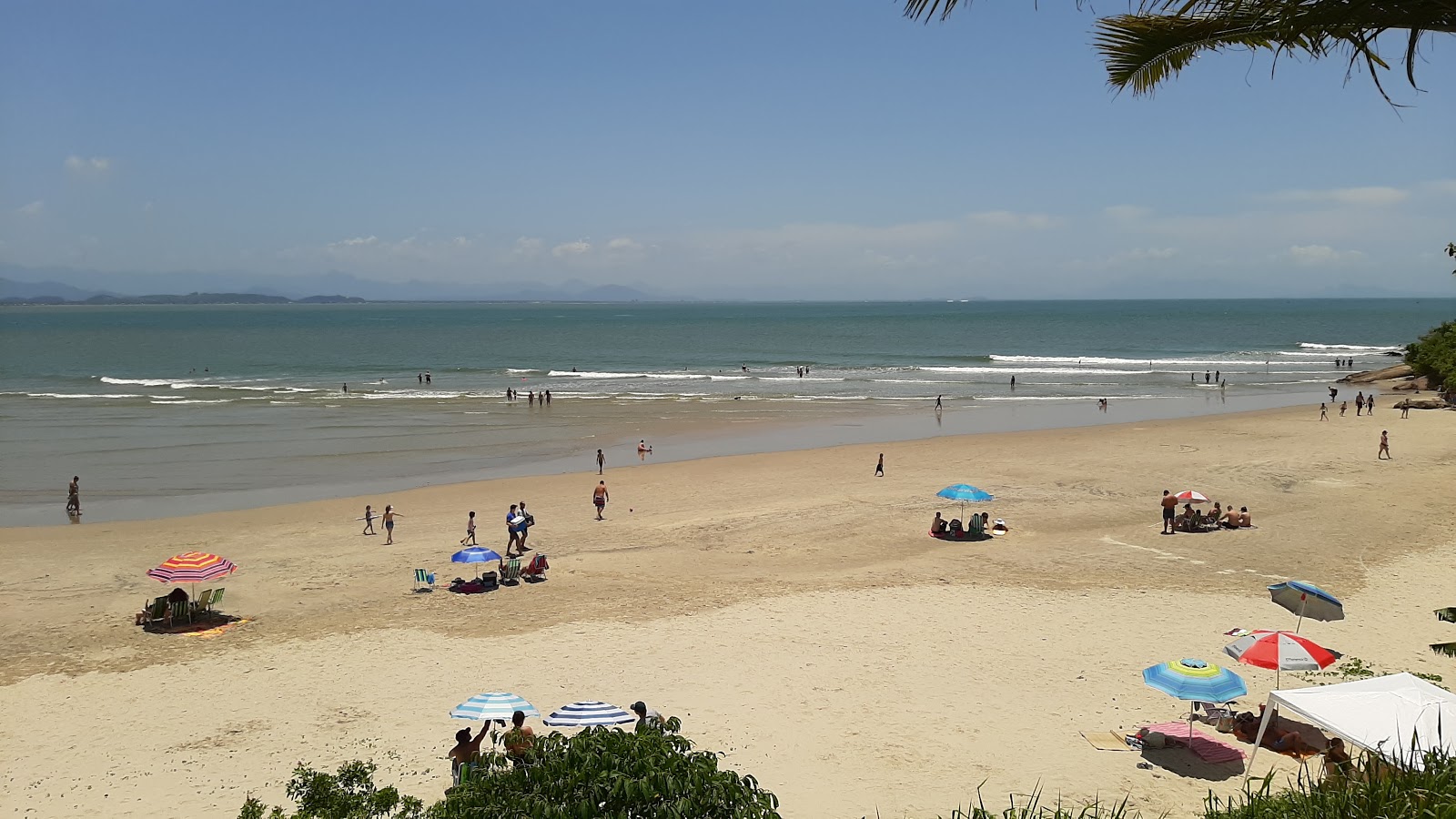 Foto di Spiaggia Forte con una superficie del acqua cristallina