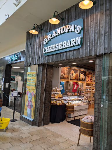 Shopping Mall «Summit Mall», reviews and photos, 3265 W Market St, Fairlawn, OH 44333, USA