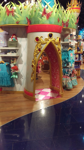 Toy Store «Disney Store», reviews and photos, 9090 Destiny USA Dr, Syracuse, NY 13204, USA