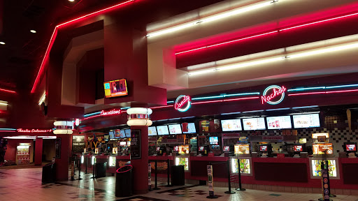 Movie Theater «Regal Cinemas Quaker Crossing 18», reviews and photos, 3450 Amelia Drive, Orchard Park, NY 14127, USA