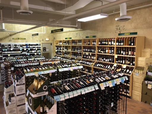 Liquor Store «Sav Way Liquors», reviews and photos, 2580 E Main St, St Charles, IL 60174, USA